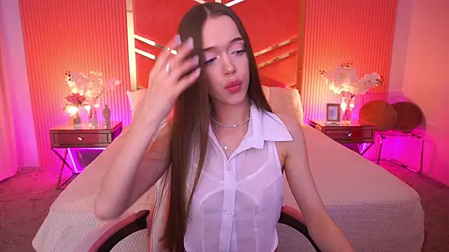 LunarDolly online show from April 2026 07:56:01 AM