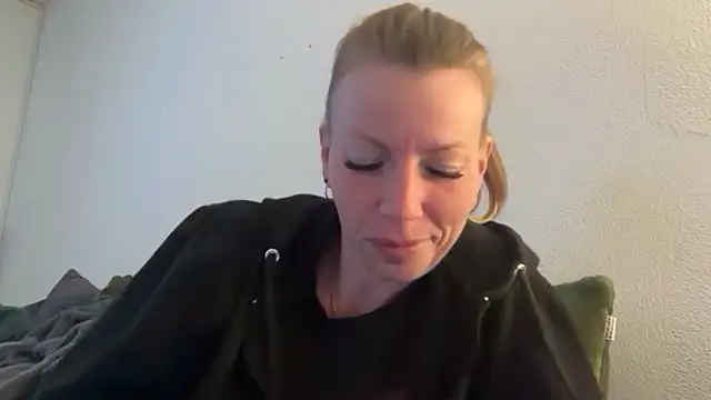 nursenextdoor901 online show from April 2026 05:11:01 AM