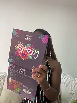 Snapshot of LucianaM_13 chatting on April 2026 03:05:01 PM LucianaM 13 online show from April 2026 03:05:01 PM