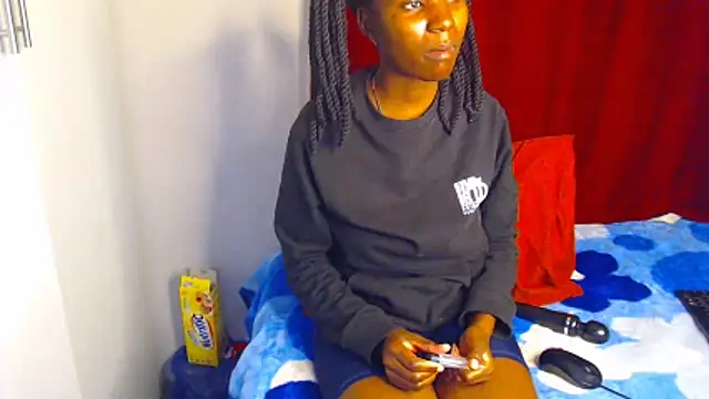 Juicytities20 online show from May 2026 04:25:02 PM