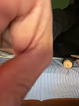 Snapshot of dirtyRobber chatting on April 2026 02:37:01 PM dirtyRobber online show from April 2026 02:37:01 PM