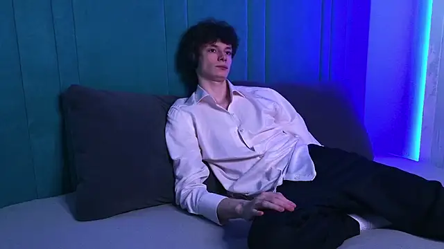 Snapshot of EdwardHogan chatting on April 2026 03:13:01 PM EdwardHogan online show from April 2026 03:13:01 PM