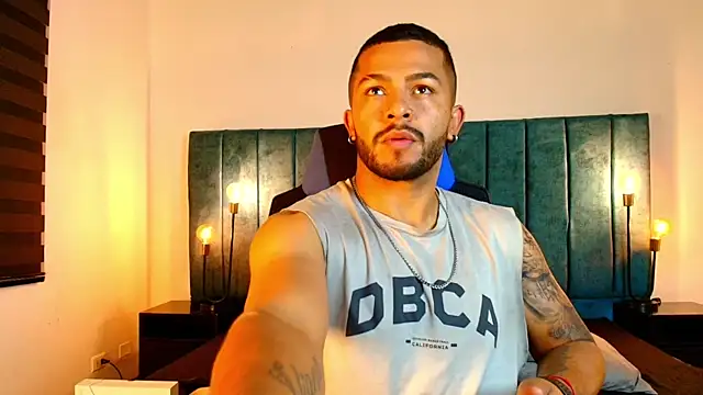 Snapshot of Enzo_Vitale_ chatting on April 2026 07:20:02 PM Enzo Vitale online show from April 2026 07:20:02 PM