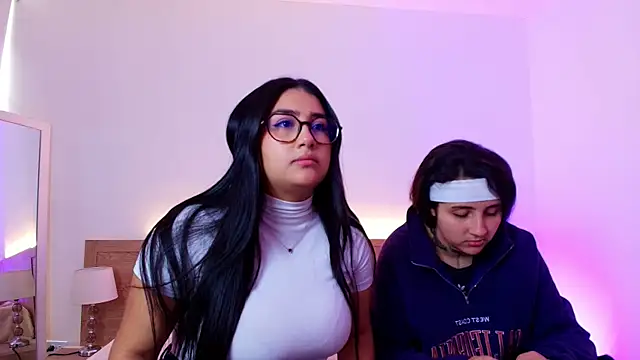 Elisa n Emma online show from April 2026 07:48:01 PM