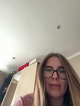 Snapshot of Lindasix chatting on April 2026 10:13:01 AM Lindasix online show from April 2026 10:13:01 AM