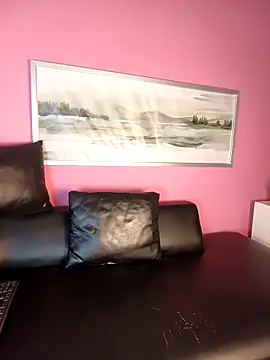 Snapshot of Wolfamara chatting on April 2026 01:38:02 PM Wolfamara online show from April 2026 01:38:02 PM