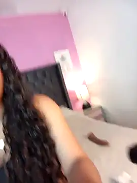 Snapshot of Wolfamara chatting on April 2026 01:01:02 PM Wolfamara online show from April 2026 01:01:02 PM