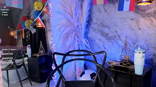 Snapshot of Kendall_Rous_ chatting on July 2026 02:05:17 AM Kendall Rous online show from July 2026 02:05:17 AM