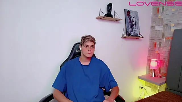 Snapshot of flaquito___ chatting on April 2026 08:28:02 PM flaquito online show from April 2026 08:28:02 PM