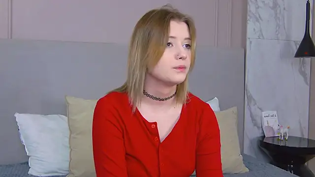 Snapshot of Mila_blum chatting on May 2026 05:39:01 PM Mila blum online show from May 2026 05:39:01 PM