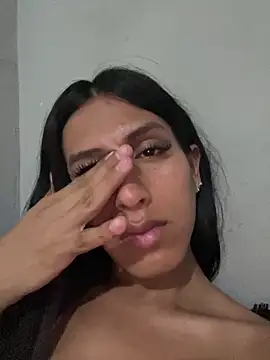 luna duque online show from June 2026 07:47:02 AM