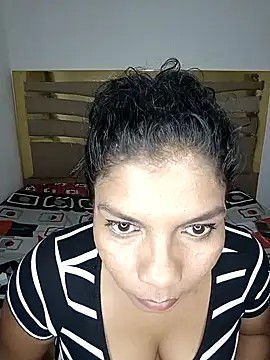 Snapshot of madamdesirem chatting on May 2026 12:41:02 AM madamdesirem online show from May 2026 12:41:02 AM