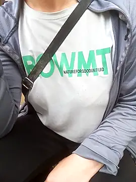 Snapshot of anhhuyen1 chatting on April 2026 12:57:01 AM anhhuyen1 online show from April 2026 12:57:01 AM