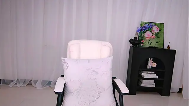 Snapshot of Serendipity889 chatting on April 2026 01:00:02 PM Serendipity889 online show from April 2026 01:00:02 PM