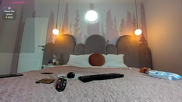 Snapshot of NolaDonovan chatting on April 2026 06:25:02 PM NolaDonovan online show from April 2026 06:25:02 PM