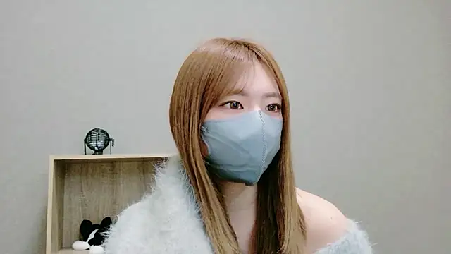 Snapshot of YUA_0425 chatting on April 2026 08:35:01 AM YUA 0425 online show from April 2026 08:35:01 AM