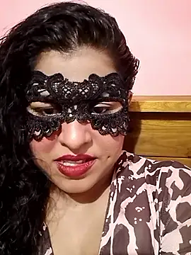 Snapshot of Maskedcurves chatting on April 2026 06:00:02 AM Maskedcurves online show from April 2026 06:00:02 AM