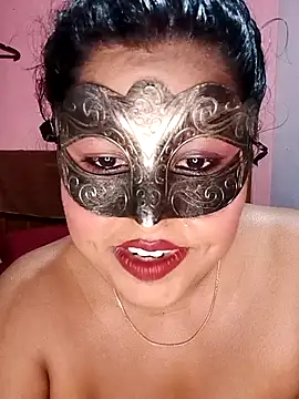 Snapshot of Maskedcurves chatting on April 2026 07:00:01 AM Maskedcurves online show from April 2026 07:00:01 AM