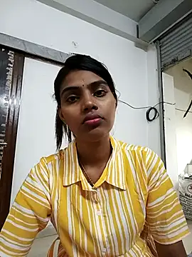 Snapshot of your_darling577 chatting on April 2026 08:23:02 AM your darling577 online show from April 2026 08:23:02 AM