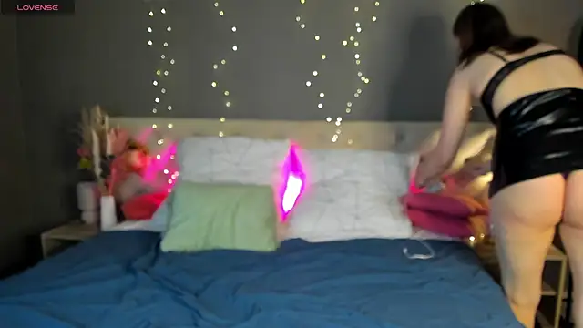 Amy-Desiree online show from April 2026 01:11:02 AM