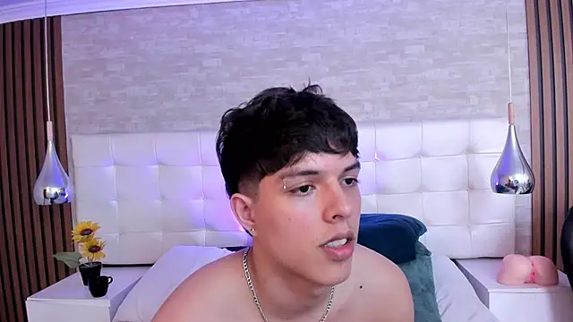 DamiaanXx online show from May 2026 04:04:02 PM