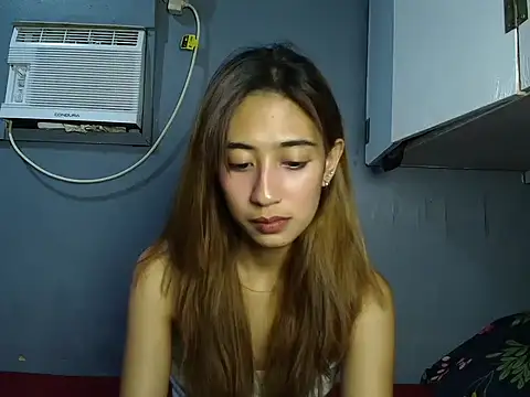 Snapshot of Raesoleil chatting on April 2026 11:30:02 AM Raesoleil online show from April 2026 11:30:02 AM