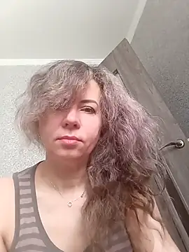 TaynaSecret online show from April 2026 05:16:01 AM