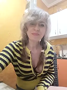 TaynaSecret online show from April 2026 08:28:02 PM