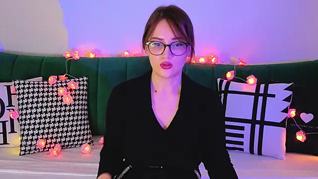 AdaEvanss online show from June 2026 06:11:01 PM