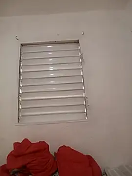 Snapshot of La_ReynaZendeya chatting on April 2026 09:17:01 PM La ReynaZendeya online show from April 2026 09:17:01 PM