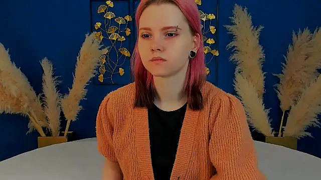 Snapshot of Lina_Veyra chatting on April 2026 11:13:02 AM Lina Veyra online show from April 2026 11:13:02 AM