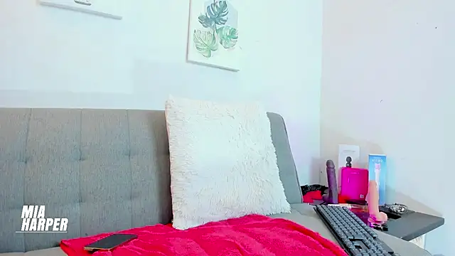 Miaa HarperX  online show from April 2026 11:10:02 PM