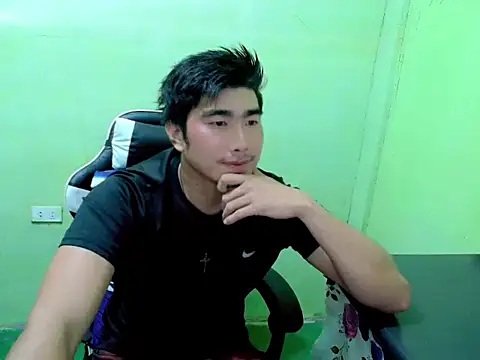Hunkfireman online show from July 2026 11:33:01 PM