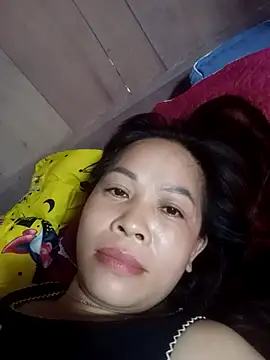 Snapshot of -Luni- chatting on July 2026 11:01:01 PM -Luni- online show from July 2026 11:01:01 PM