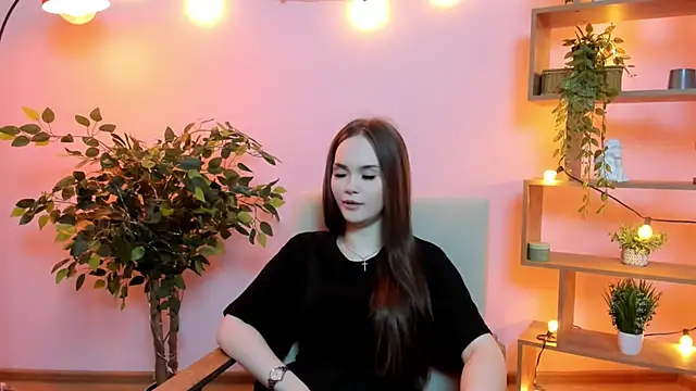 Snapshot of LuraPodraza chatting on April 2026 05:37:02 AM LuraPodraza online show from April 2026 05:37:02 AM