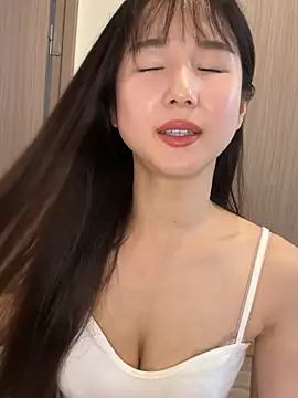Snapshot of Hinako_0012 chatting on June 2026 04:15:02 AM Hinako 0012 online show from June 2026 04:15:02 AM