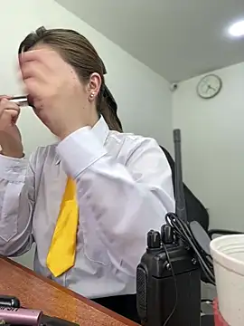 suzy-111 online show from April 2026 12:21:01 PM