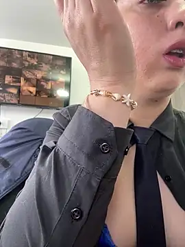 suzy-111 online show from May 2026 12:34:01 PM