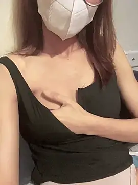 Snapshot of vitvitne chatting on April 2026 04:33:02 PM vitvitne online show from April 2026 04:33:02 PM