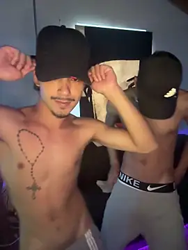 Cuteathleticboys online show from April 2026 10:37:02 PM