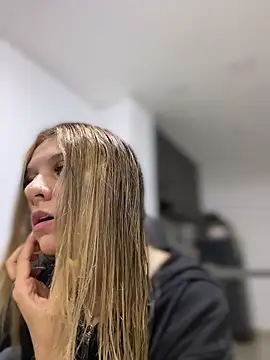 Alison parkerrr online show from April 2026 01:20:02 AM