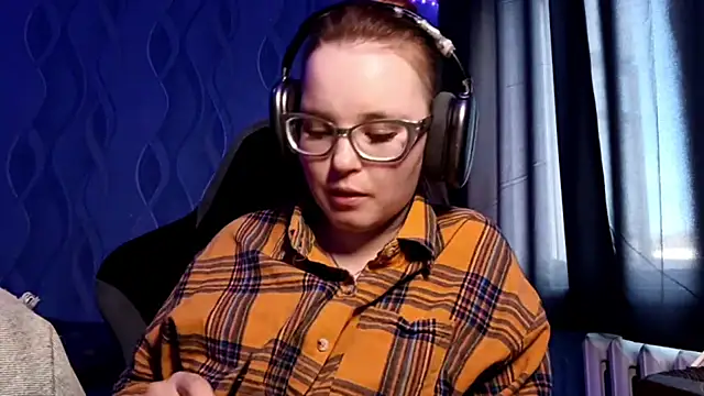 Sheriscute online show from April 2026 01:38:01 PM