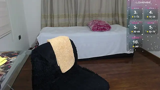 Snapshot of pyninahot chatting on January 2025 10:51:02 PM pyninahot online show from January 2025 10:51:02 PM