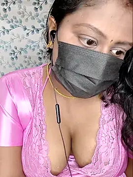 Snapshot of Romantic_Woman chatting on April 2026 08:09:02 PM Romantic Woman online show from April 2026 08:09:02 PM