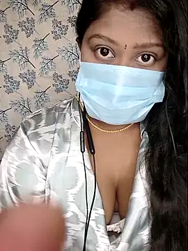 Snapshot of Romantic_Woman chatting on April 2026 06:30:02 PM Romantic Woman online show from April 2026 06:30:02 PM