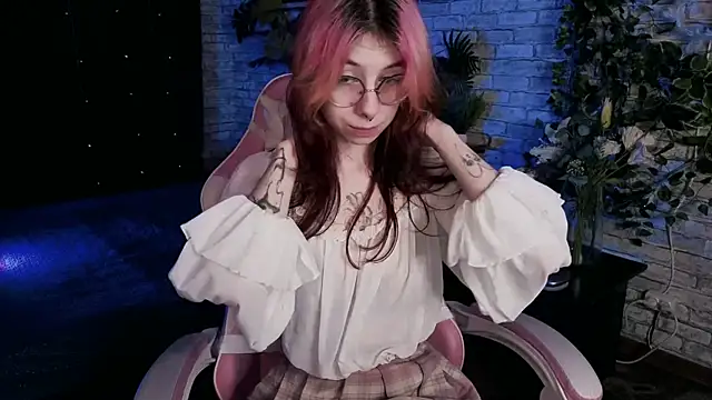 Alice Nyx online show from June 2026 08:42:01 PM