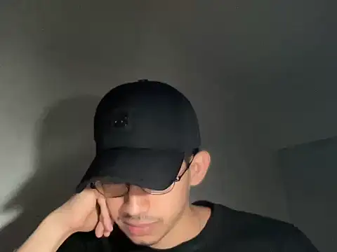 Snapshot of Domincmarles chatting on April 2026 10:07:02 PM Domincmarles online show from April 2026 10:07:02 PM