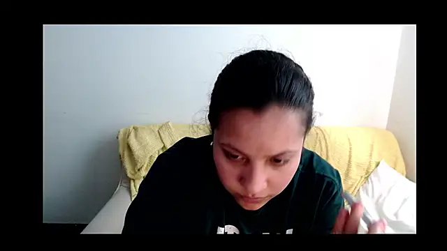 Snapshot of Emma_Bunny1 chatting on May 2026 06:46:02 PM Emma Bunny1 online show from May 2026 06:46:02 PM