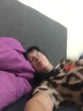 Snapshot of Laacoluu chatting on April 2026 04:35:01 AM Laacoluu online show from April 2026 04:35:01 AM