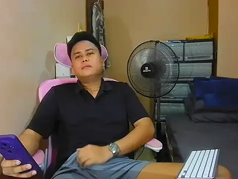 Snapshot of tipsy_butter chatting on May 2026 06:30:02 AM tipsy butter online show from May 2026 06:30:02 AM